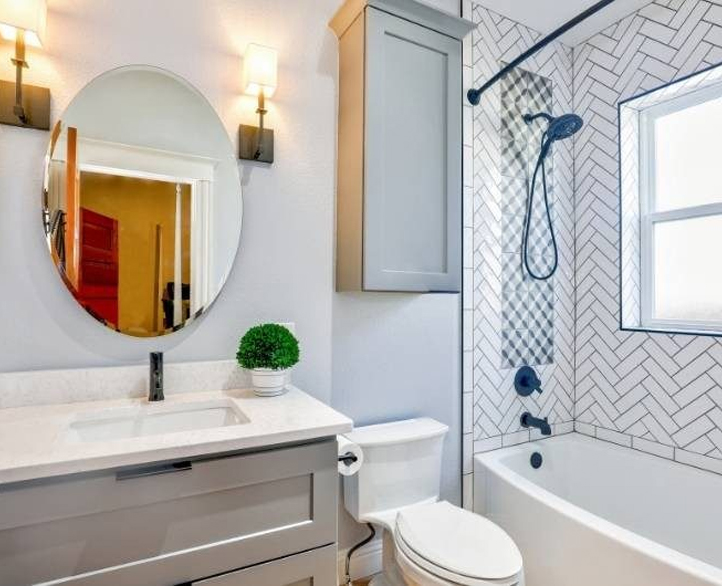  Stylish-Corner-Small-Bathrooms